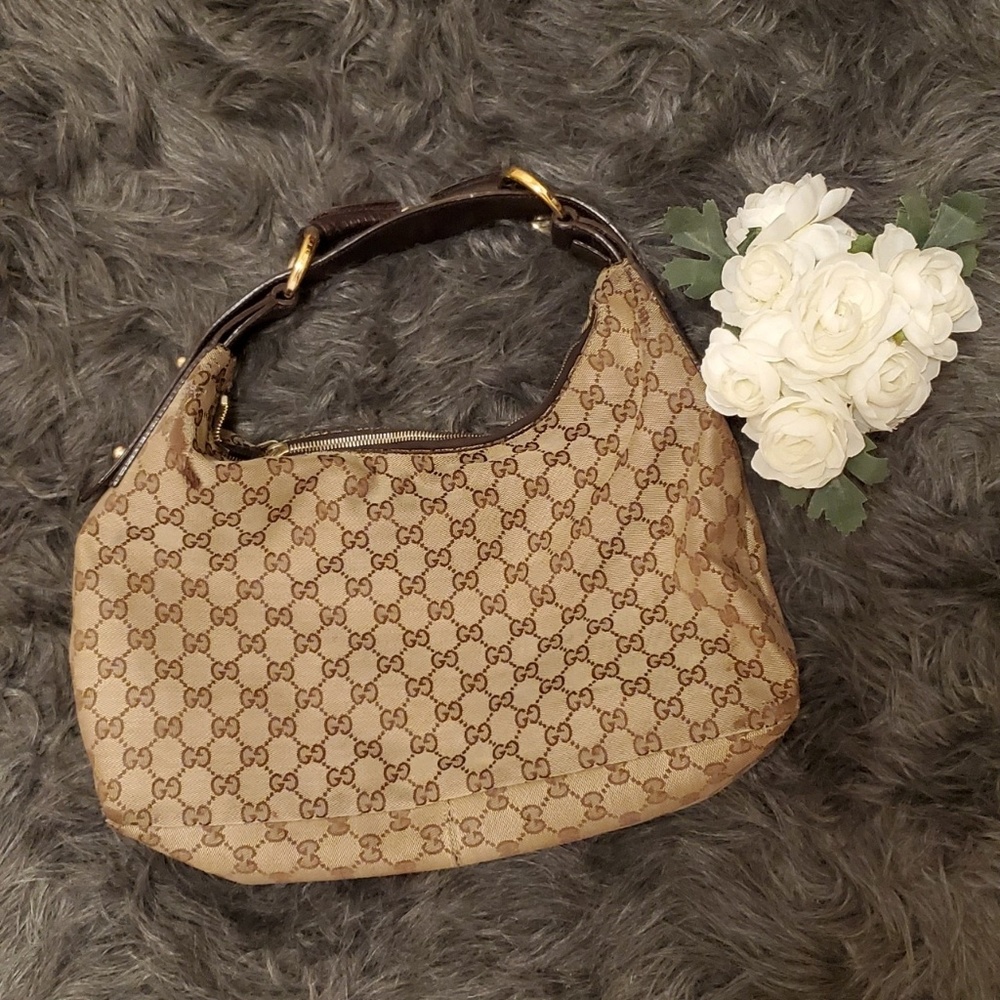 Authentic Gucci Purse (comes with dust bag)